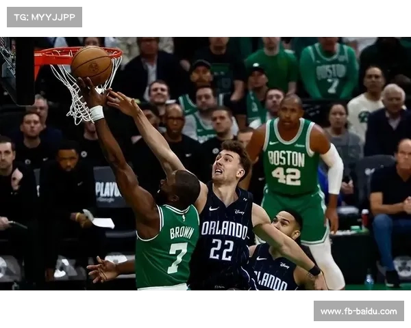 凯尔特人季后赛首轮战胜魔术,怀特突破得分能力强 凯尔特人季后赛首轮战胜魔术,怀特突破得分能力强